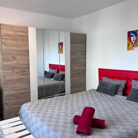 3 Rooms Apartment Airy & Bright Palas Style Iasi Exterior foto
